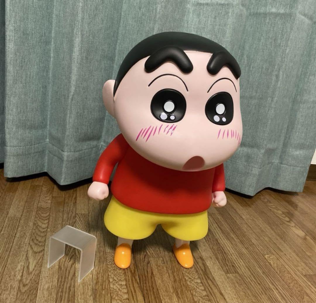 Amazon.co.jp: しんちゃん 等身大フィギュア : おもちゃ